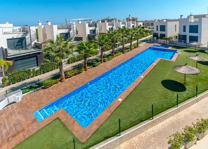 Cb Living - 3 Bedroom In Punta Prima Nyaraló